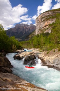 Kayak en el Ara